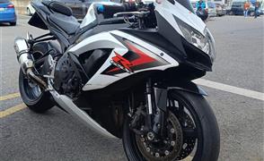 Suzuki GSX - R 750